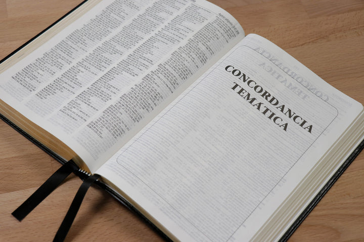 Nueva Misión Biblia de Estudios con Himnario Adventista—Azul