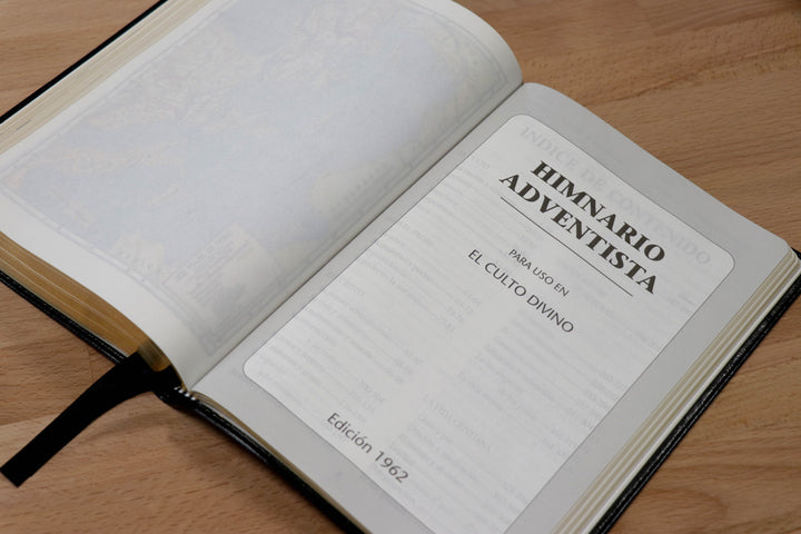 Nueva Misión Biblia de Estudios con Himnario Adventista—Azul